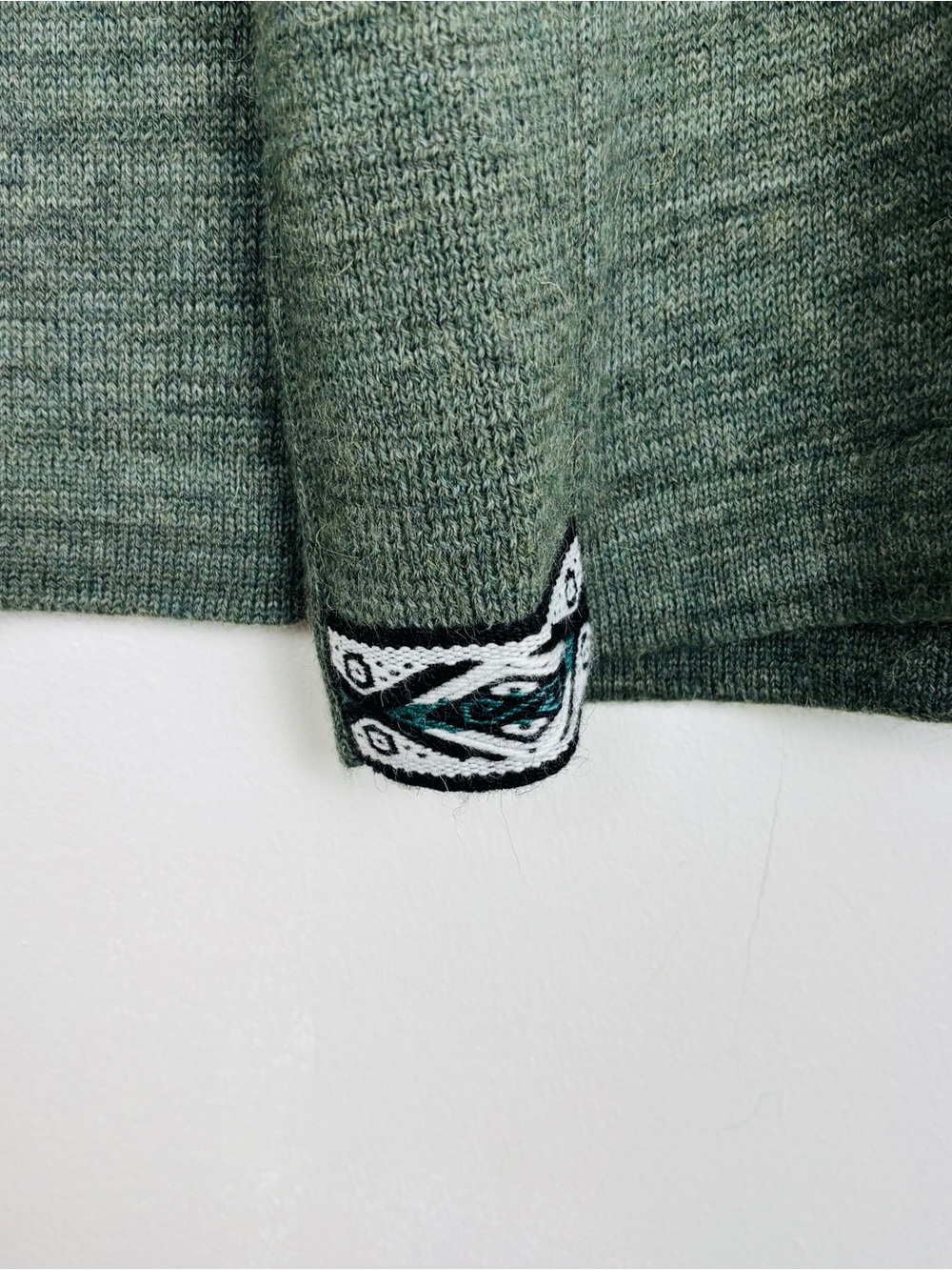 Paka Royal Alpaca blend artisan made signature hoodie in eucalyptus green. L - Picture 4 of 6